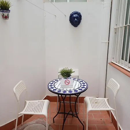 Espacioso En Plaza De La Merced, Exterior Con Patio, En Centro Histórico